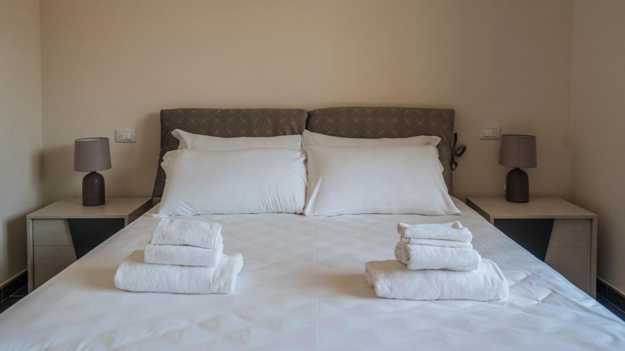 Dei Mille 31 B Apartman Albenga Kültér fotó