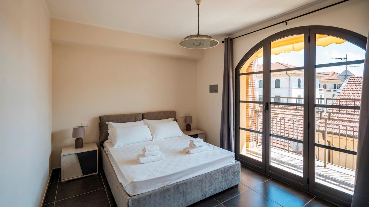 Dei Mille 31 B Apartman Albenga Kültér fotó