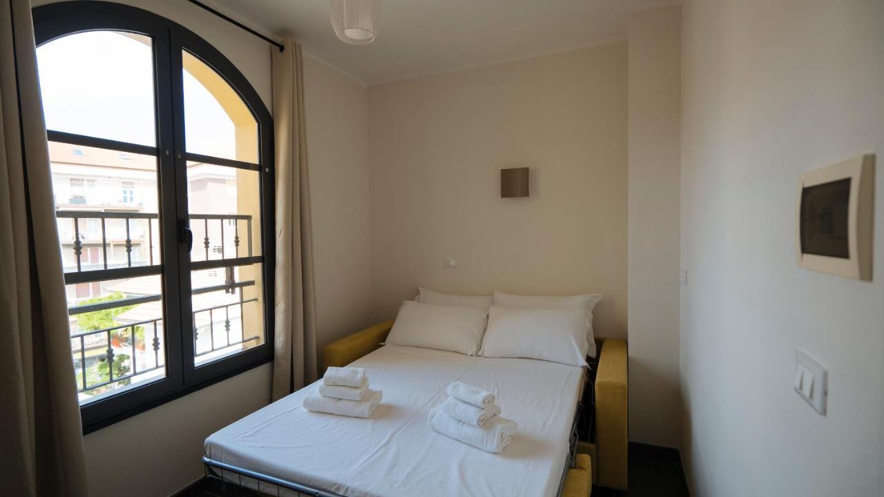 Dei Mille 31 B Apartman Albenga Kültér fotó