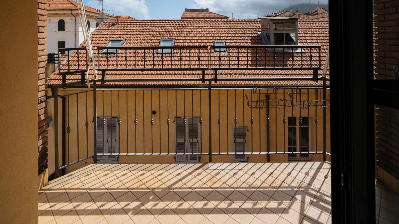 Dei Mille 31 B Apartman Albenga Kültér fotó