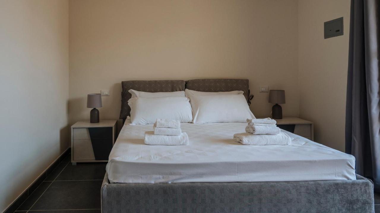 Dei Mille 31 B Apartman Albenga Kültér fotó