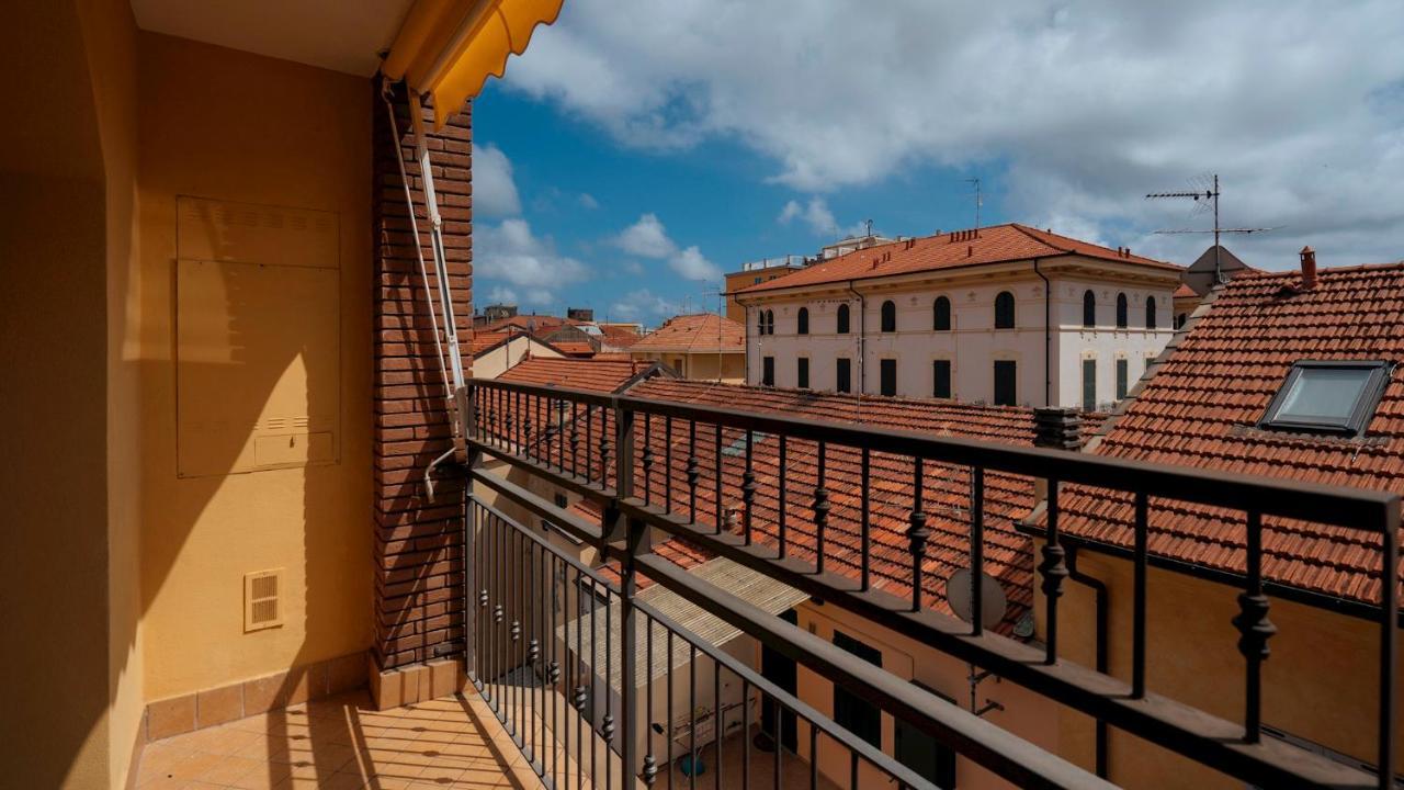Dei Mille 31 B Apartman Albenga Kültér fotó