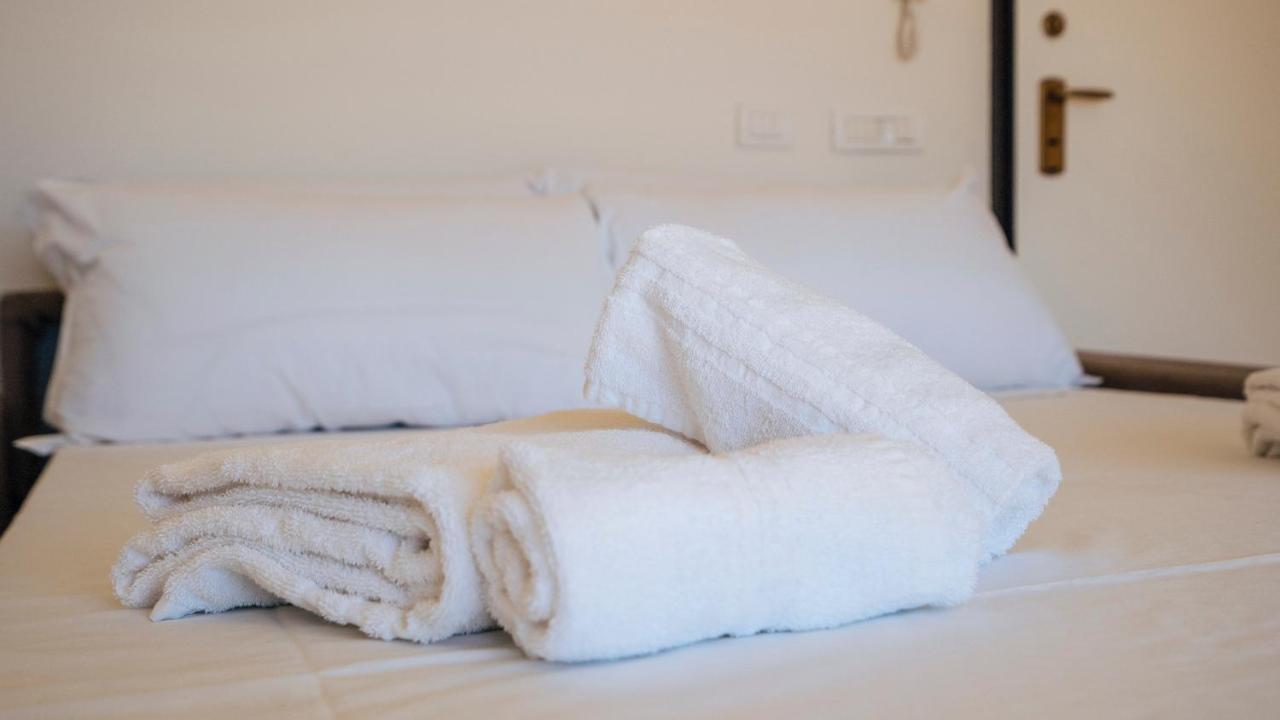 Dei Mille 31 B Apartman Albenga Kültér fotó