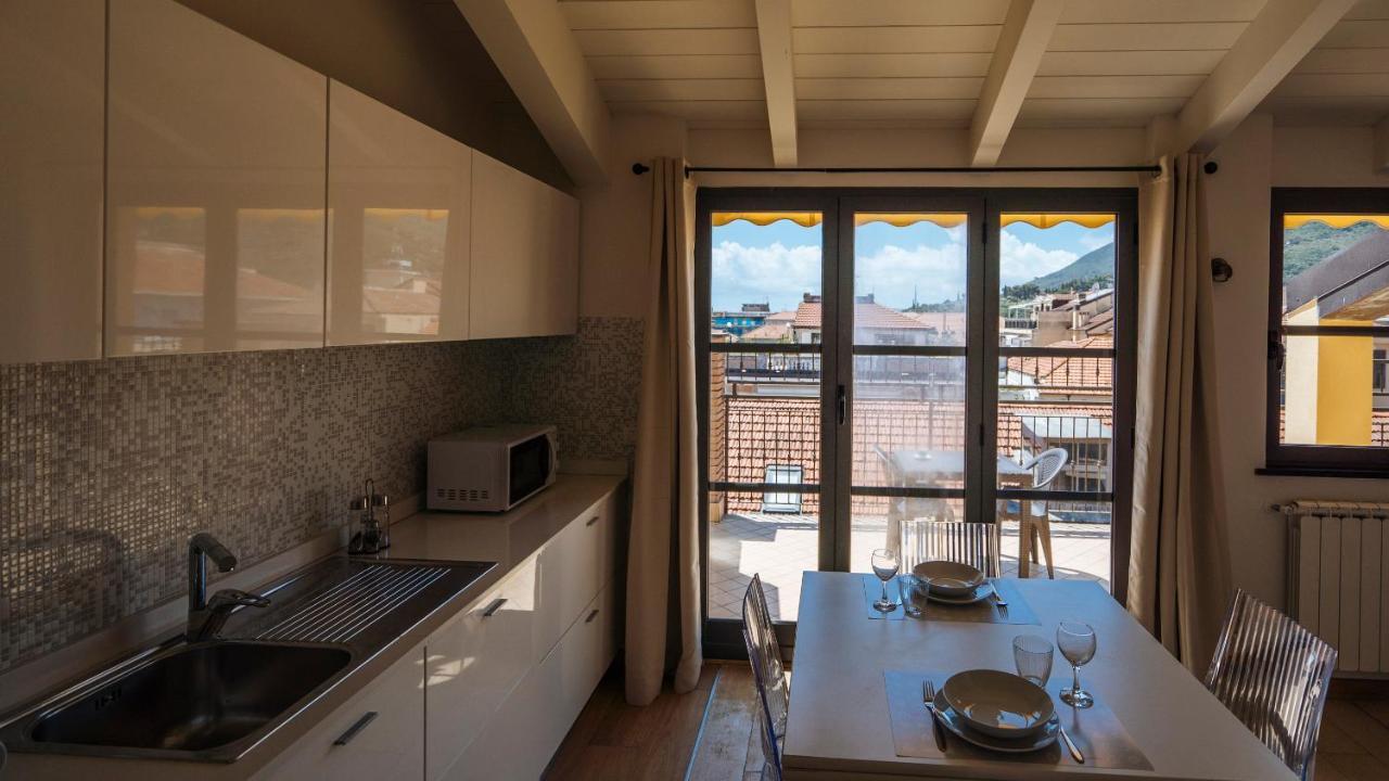 Dei Mille 31 B Apartman Albenga Kültér fotó
